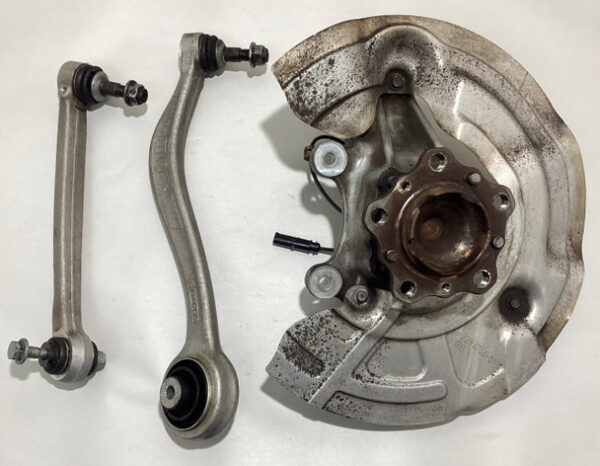 2015-2020 F80 F82 F87 BMW M2 M3 M4 Passenger Front Spindle Hub w/ Control Arms / 95k / F8M06