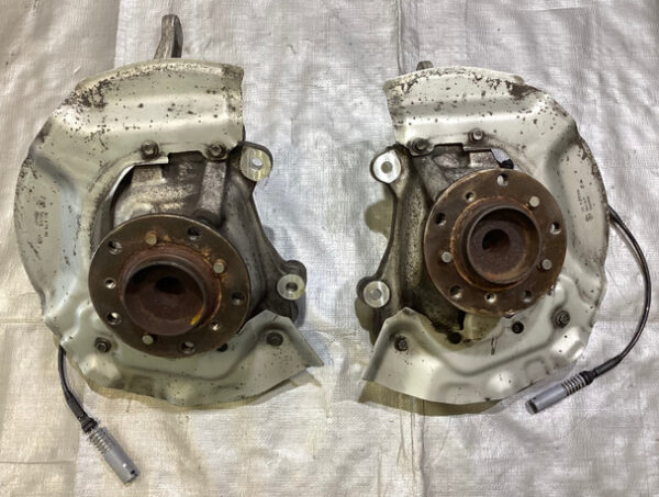 IMG_5864__04814 2006-2010 BMW M6 OEM Front Spindles / Knuckles / Hubs / Pair / 76K M6005