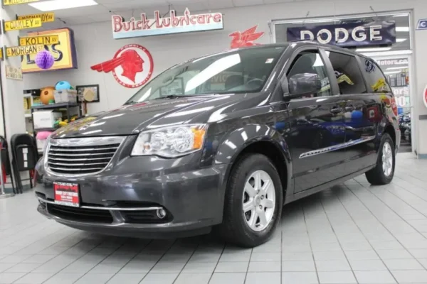 2012 Chrysler Town & Country Touring