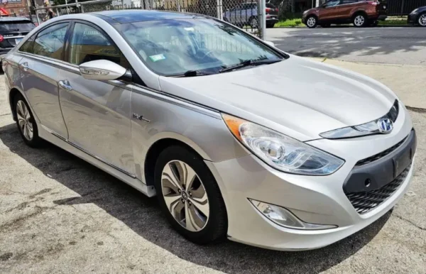 2015 Hyundai SONATA Hybrid Limited
