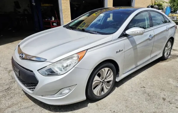 2015 Hyundai SONATA Hybrid Limited