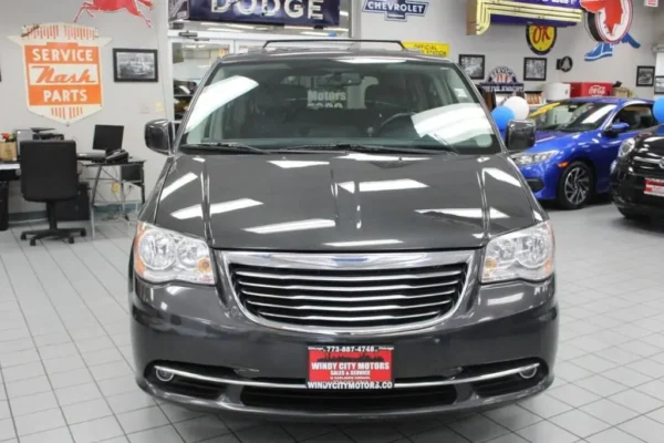 2012 Chrysler Town & Country Touring